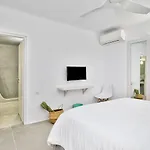 Bay Mykonos Tourlos
